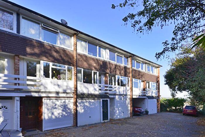3 Bedroom Town House To Rent In Ballfield Road, Godalming, GU7