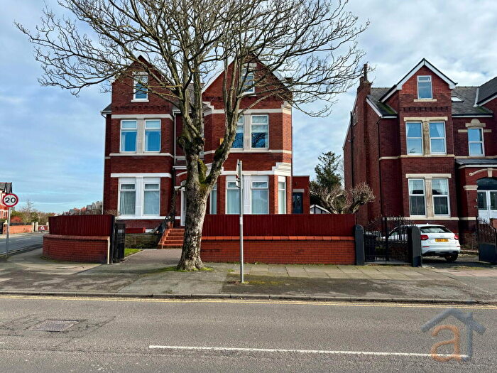 3 Bedroom Maisonette For Sale In Liverpool Road, Southport, PR8
