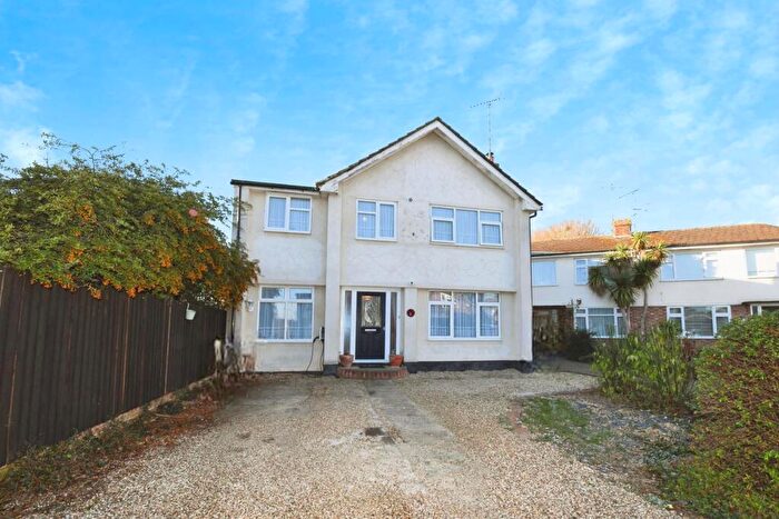 5 Bedroom Detached House For Sale In Englefield Close, Hockley, Essex, SS5