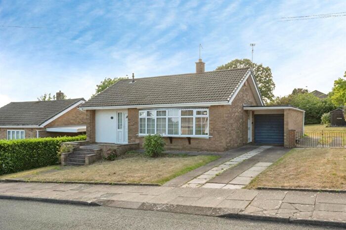 2 Bedroom Detached Bungalow For Sale In Top Hall Road, Bessacarr, Doncaster, DN4