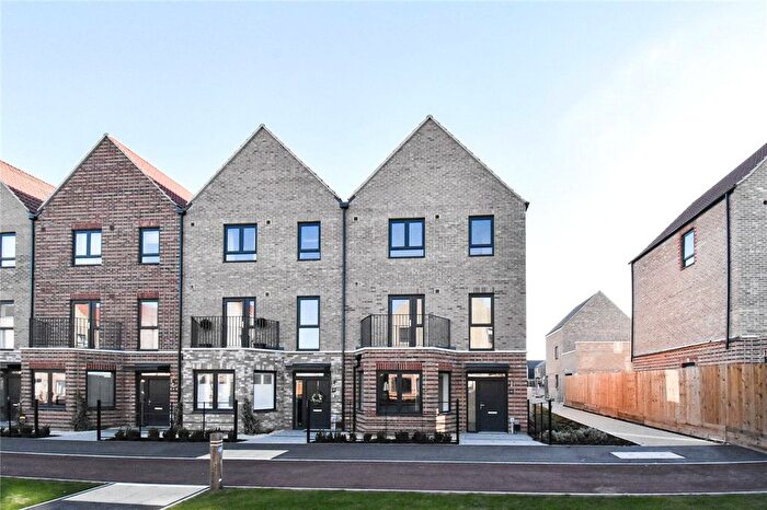 5 Bedroom End Of Terrace House To Rent In Saffron Way, Cambridge, CB1