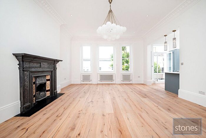 3 Bedroom Flat To Rent In Belsize Park Gardens, London, NW3