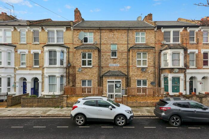 2 Bedroom Flat To Rent In Usman Court, Davisville Road, London, W12