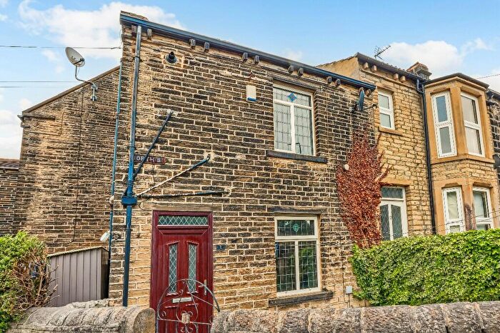 1 Bedroom End Of Terrace House For Sale In North Street, Yeadon, LS19