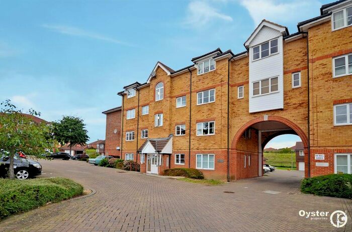 2 Bedroom Flat To Rent In Yukon Road, Broxbourne, EN10