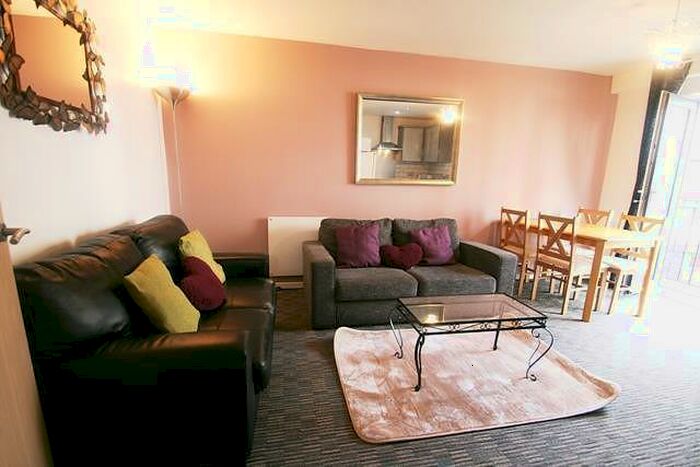 3 Bedroom Apartment To Rent In Rialto Building, Melbourne Street, Newcastle Upon Tyne, NE1