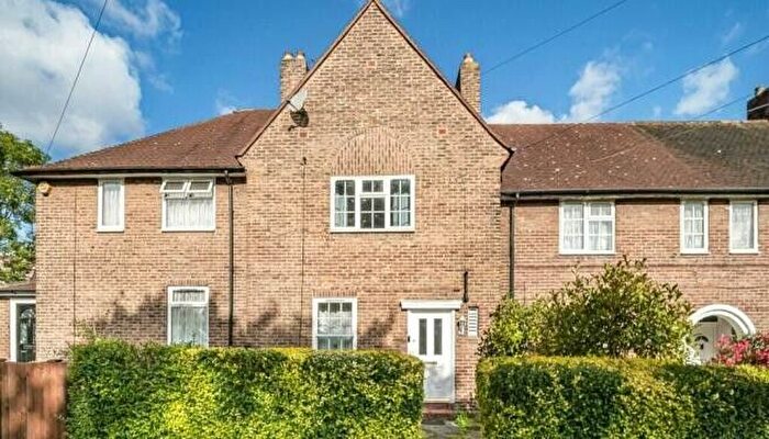 2 Bedroom Terraced House To Rent In Roundtable Road, Bromley, Kent, BR1