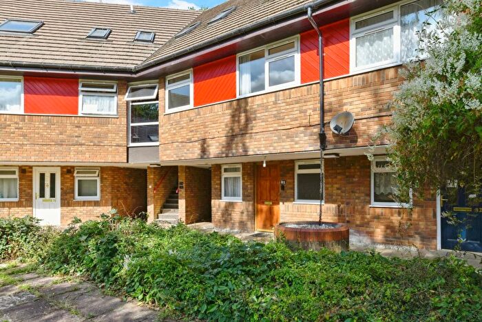 1 Bedroom Flat For Sale In Roundmead, Stevenage, Hertfordshire, SG2