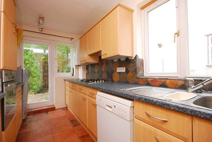4 Bedroom Semi-detached House To Rent In Beckingham Road, Stoughton, Guildford, GU2
