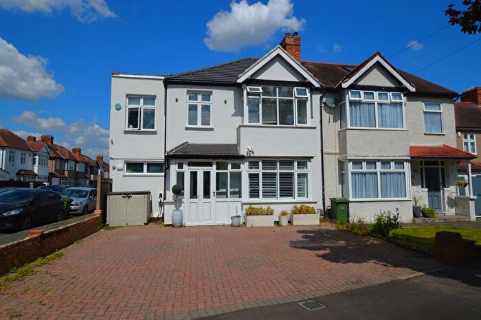 4 Bedroom Semi-Detached House To Rent In Thaxted Road, New Eltham, SE9