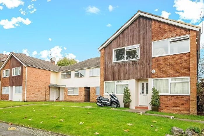 2 Bedroom Flat To Rent In Redbourne House, Redbourne Avenue, London, N3
