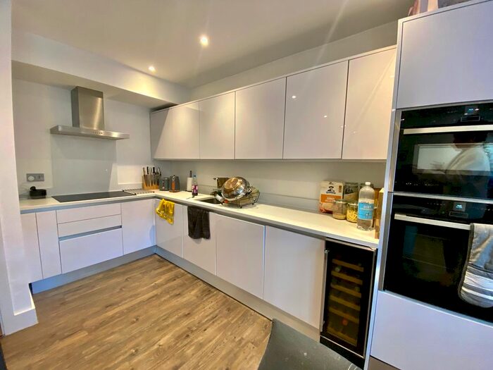 2 Bedroom Flat To Rent In Tenby Street North, Hockley, Birmingham, B1