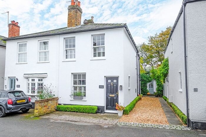 2 Bedroom Semi-Detached House To Rent In Pantile Road, Weybridge, KT13