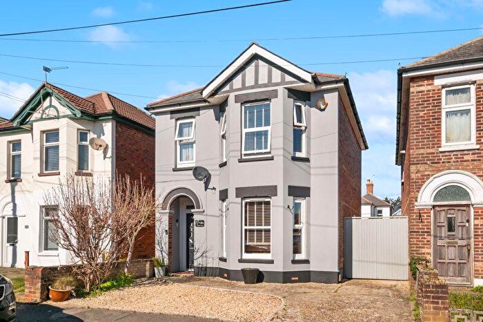 4 Bedroom Detached House For Sale In Capstone Road, Bournemouth, BH8