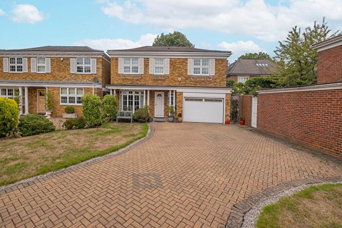 5 Bedroom Detached House To Rent In Cotswold Close, Kingston Upon Thames, KT2