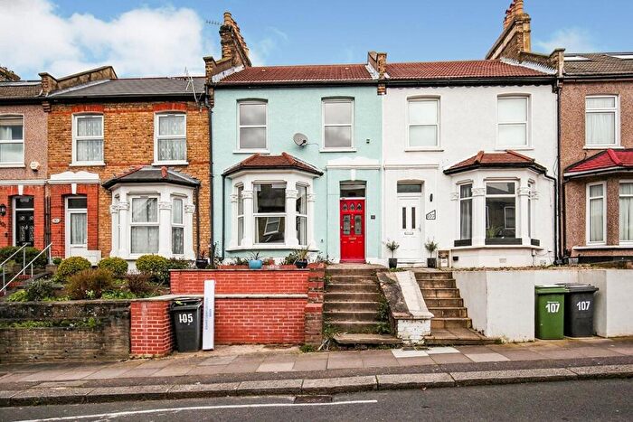 3 Bedroom Terraced House For Sale In Braidwood Road, London, SE6