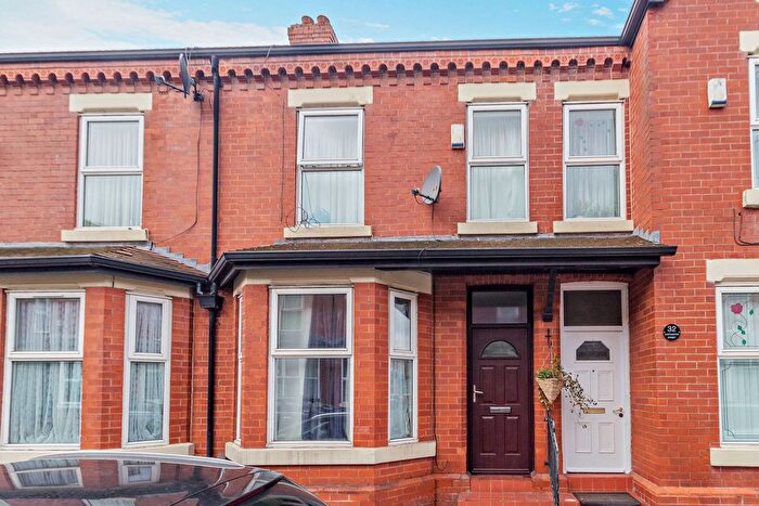 3 Bedroom Terraced House For Sale In Hartington Street, Manchester, M14