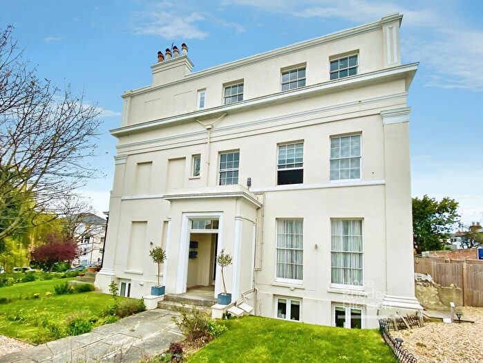 2 Bedroom Flat For Sale In Nelson Place, Ryde, Isle Of Wight, PO33