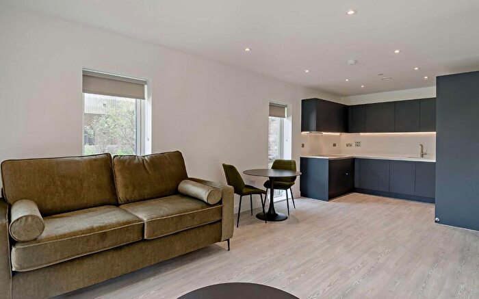 1 Bedroom Apartment To Rent In De Bruyne Street, Cambridge, Cambridgeshire, CB5