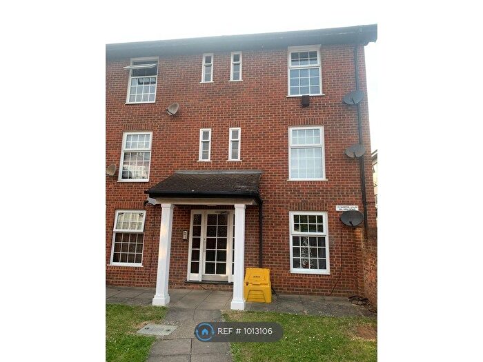 1 Bedroom Flat To Rent In Vanryne House, Loughton, IG10