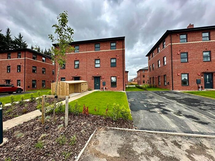 2 Bedroom Town House To Rent In Eliza Grant Road, Crossgates, Leeds, LS15