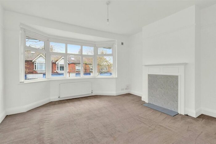 2 Bedroom Flat To Rent In Northfield Recreation Ground, Swyncombe Avenue, London, W5