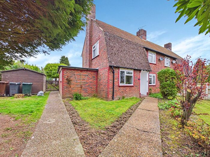 3 Bedroom Semi Detached House For Sale In Pilgrims Way, Boughton Lees, Ashford, TN25