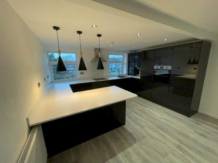 2 Bedroom Flat To Rent In Bradmore Green, Brookmans Park, Hatfield, AL9