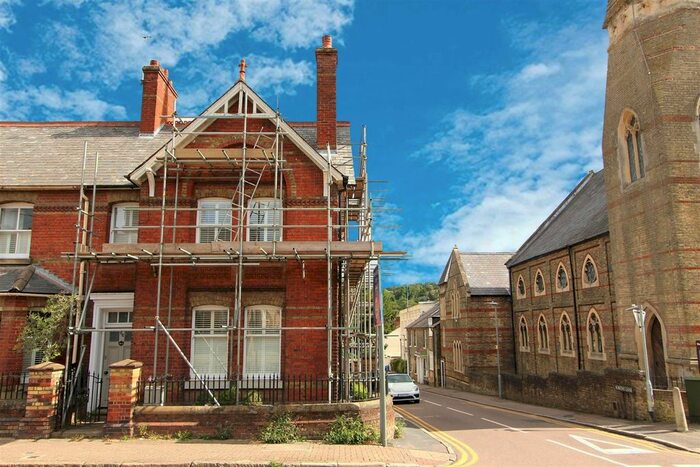 4 Bedroom End Of Terrace House To Rent In High Street, Berkhamsted, HP4