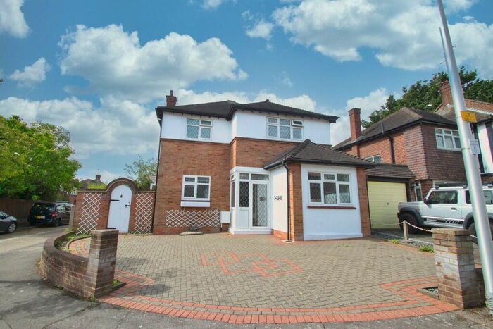 3 Bedroom Detached House To Rent In Glen Rise, Woodford Green, IG8