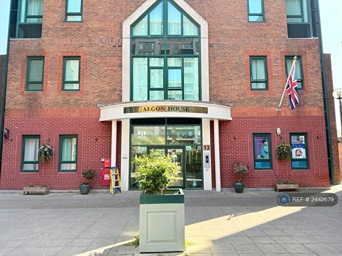 3 Bedroom Flat To Rent In Aegon House, London, E14