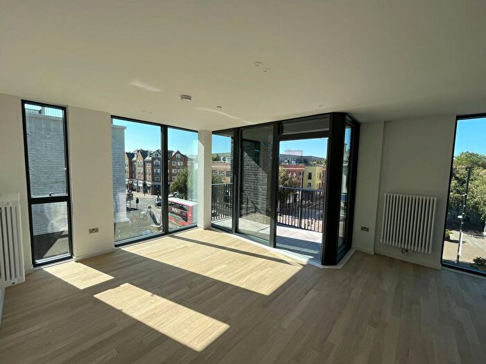 2 Bedroom Flat For Sale In Brentford, TW8