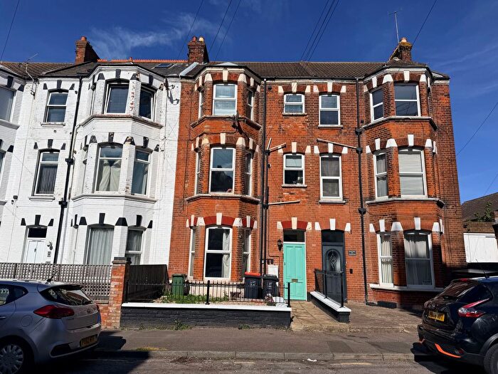 3 Bedroom Flat For Sale In Westbrook Road, Margate, CT9