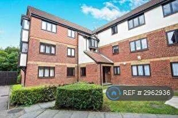 2 Bedroom Flat To Rent In Falcon Way, London, NW9