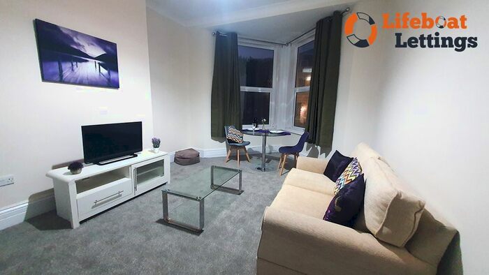1 Bedroom Flat To Rent In Folkestone Road, Dover, CT17