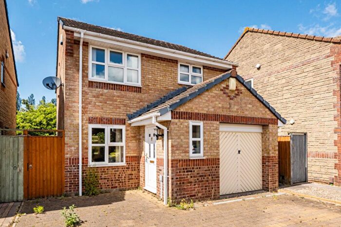 3 Bedroom Detached House For Sale In Eastwood Close, Frome, BA11