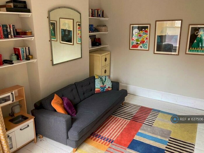 2 Bedroom Flat To Rent In Seven Sisters, London, N15