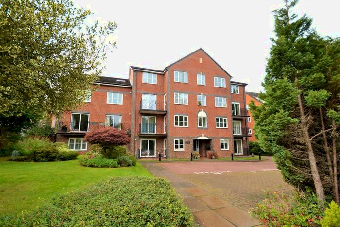 2 Bedroom Flat To Rent In Park Road, Beckenham, BR3