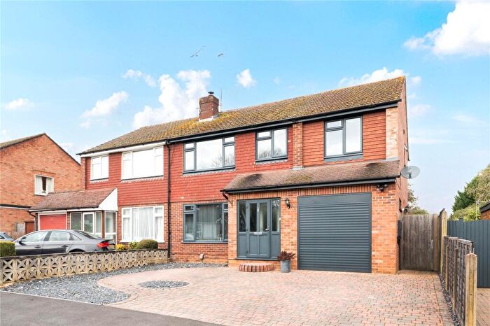 5 Bedroom Semi-Detached House For Sale In Fletcher Road, Ottershaw, KT16