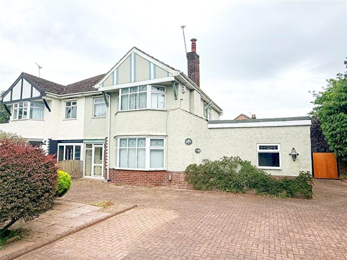 4 Bedroom Semi Detached House For Sale In New Chester Road, Bromborough, Wirral, CH62