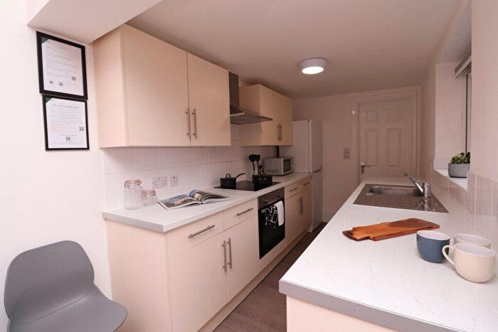 5 Bedroom House To Rent In Thesiger Street, LN5
