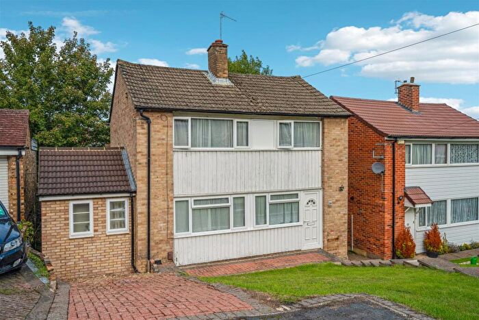 4 Bedroom Detached House For Sale In Sharrow Vale, High Wycombe (quiet Cul-de-sac), HP12