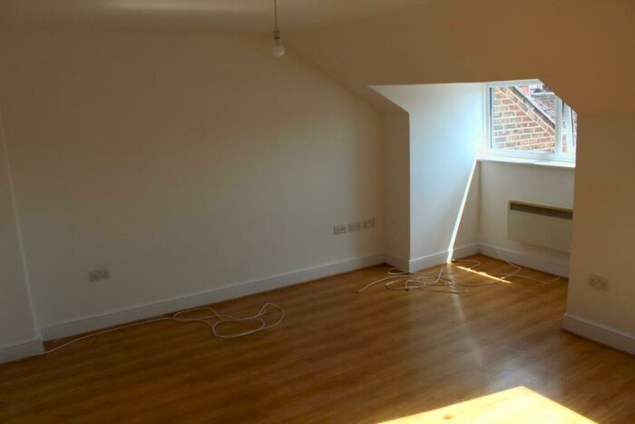 1 Bedroom Maisonette To Rent In B, London Road, Portsmouth, PO2