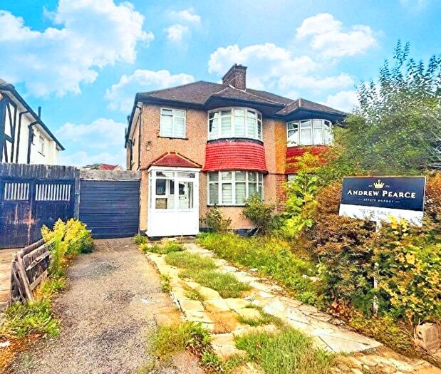 3 Bedroom Semi Detached House For Sale In Imperial Drive, North Harrow, HA2