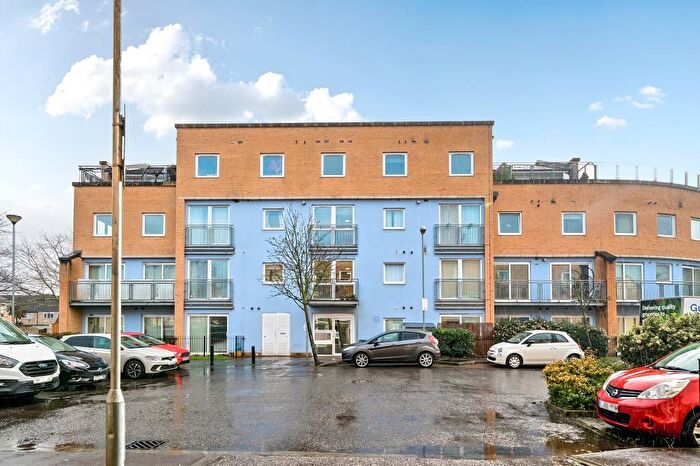 1 Bedroom Flat For Sale In Wooldridge Close, Feltham, TW14