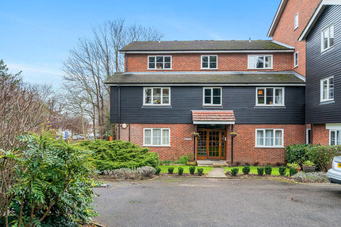 1 Bedroom Flat To Rent In Grosvenor Road, London, E11