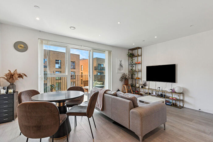 1 Bedroom Apartment For Sale In Moorhen Drive, London, NW9