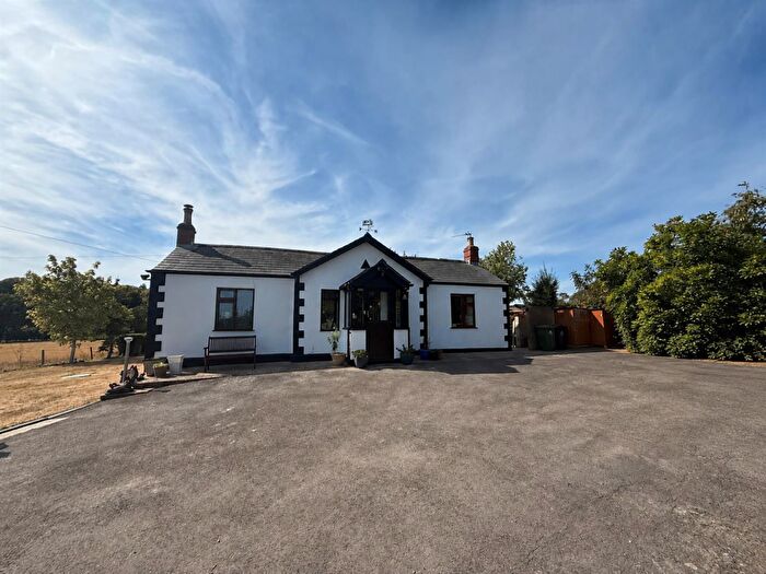 3 Bedroom Detached Bungalow To Rent In Moat Lane, Staunton, GL19