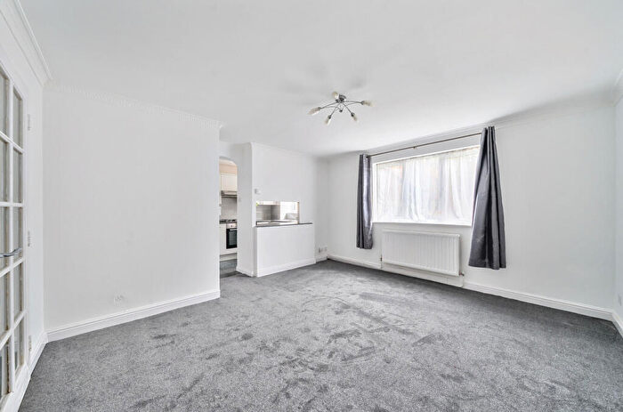 2 Bedroom Apartment To Rent In Grantley House, Myers Lane, New Cross, London, SE14