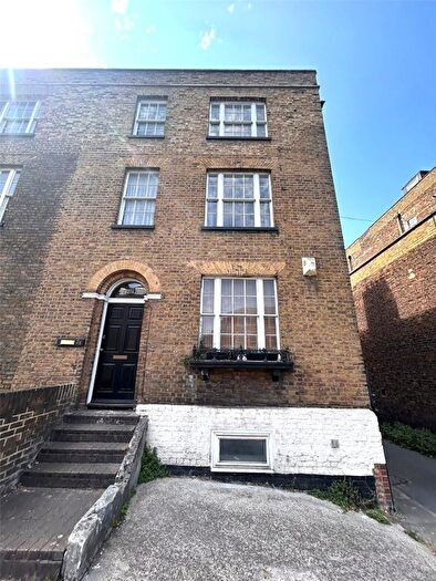 1 Bedroom Flat To Rent In Star Hill, Rochester, Kent, ME1